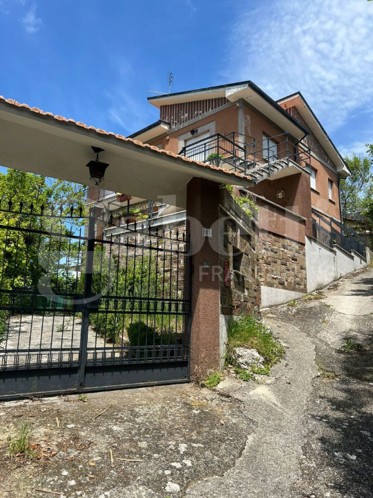 Villa - Image 1