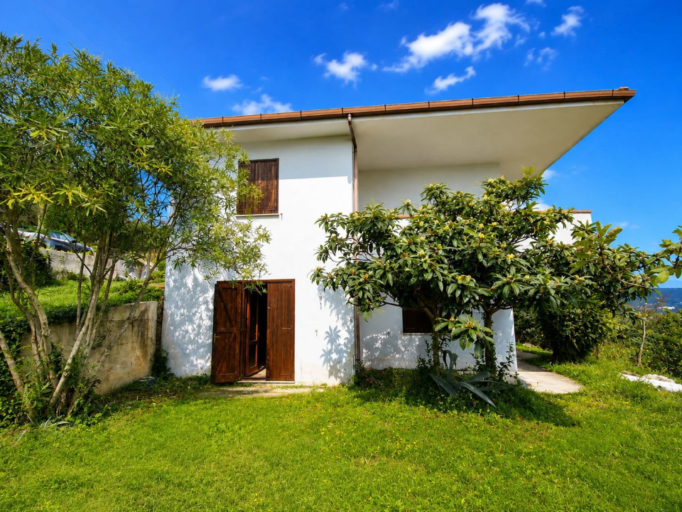 Villa - Image 2