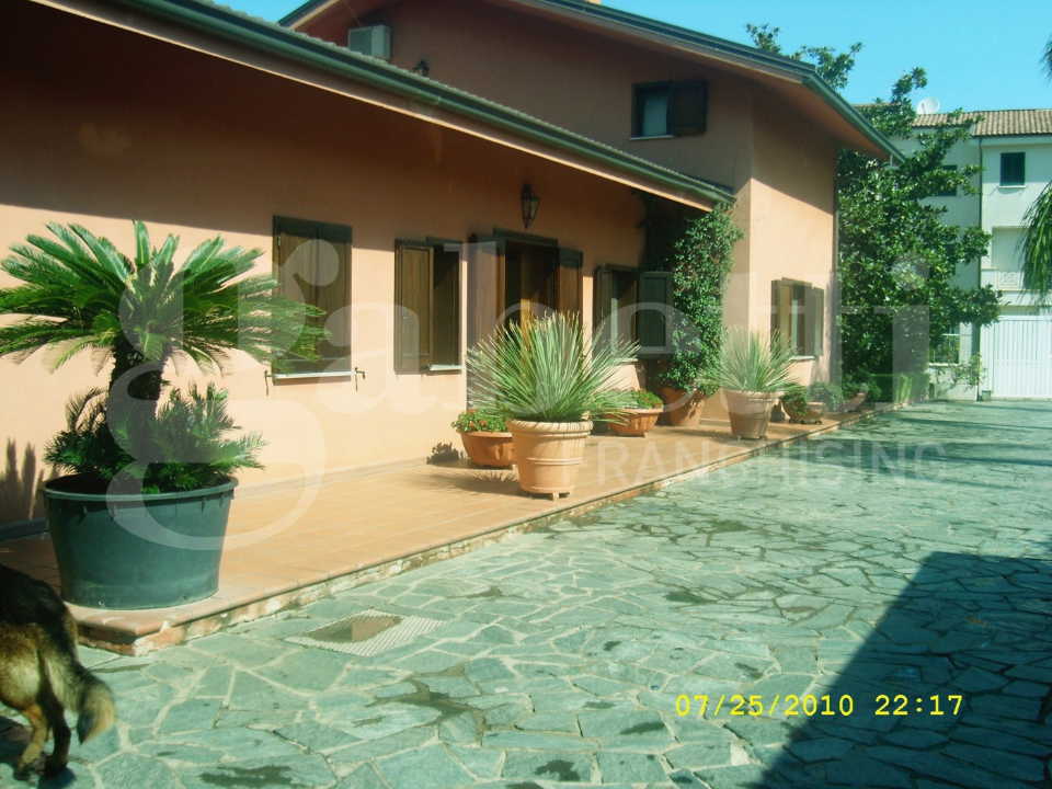 Villa - Image 9