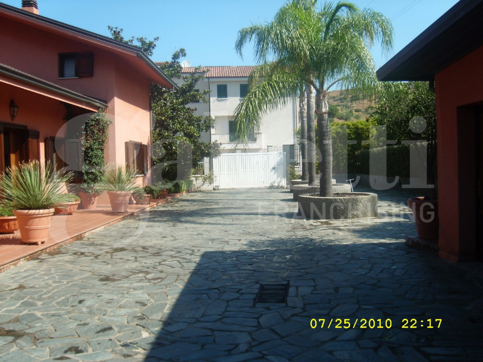 Villa - Image 7