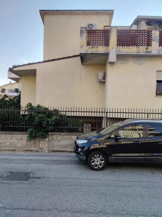 Villa - Image 1