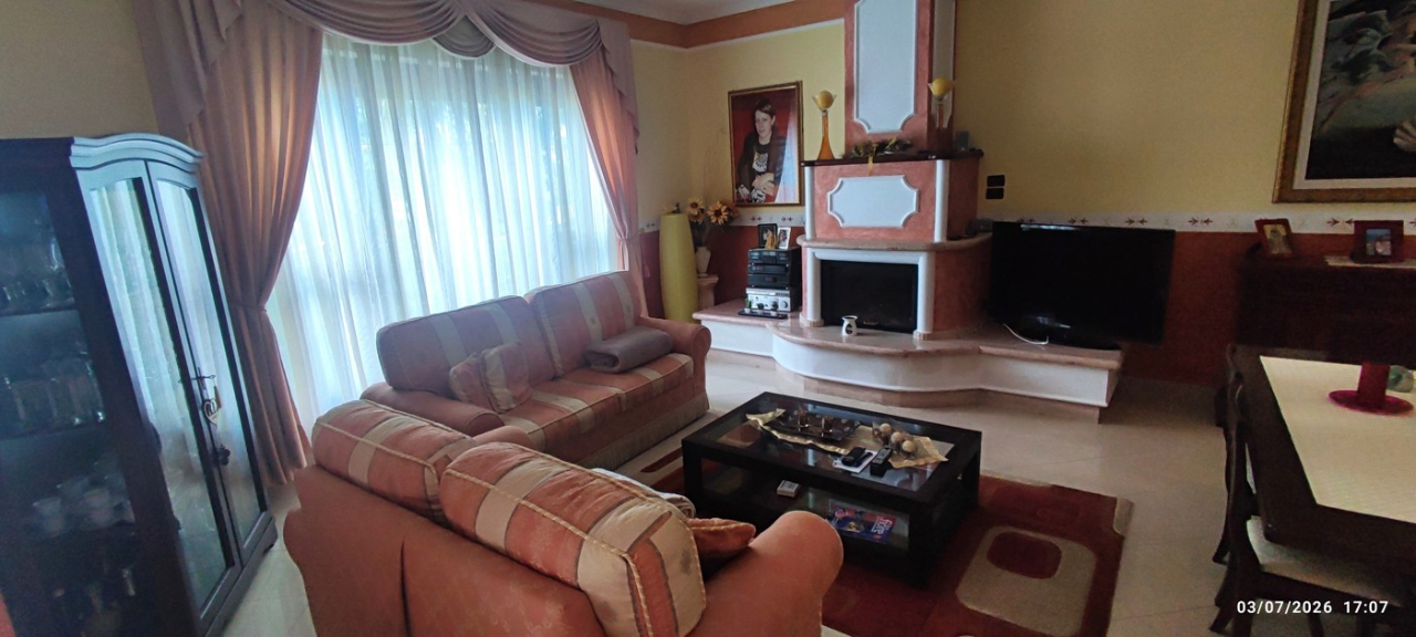 Villa - Image 2