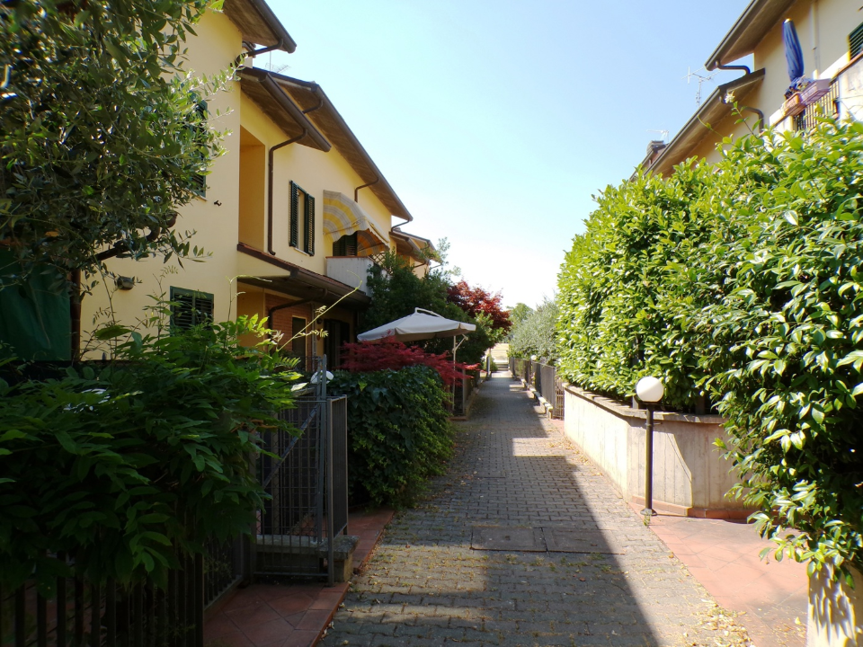 Villa - Image 1