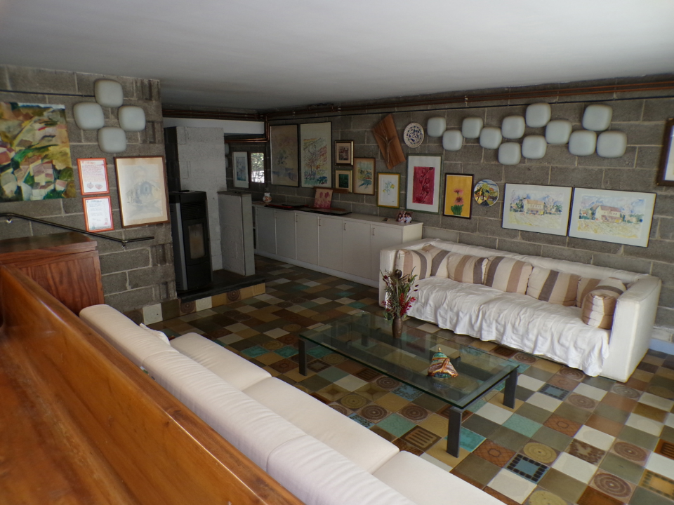 Villa - Image 2