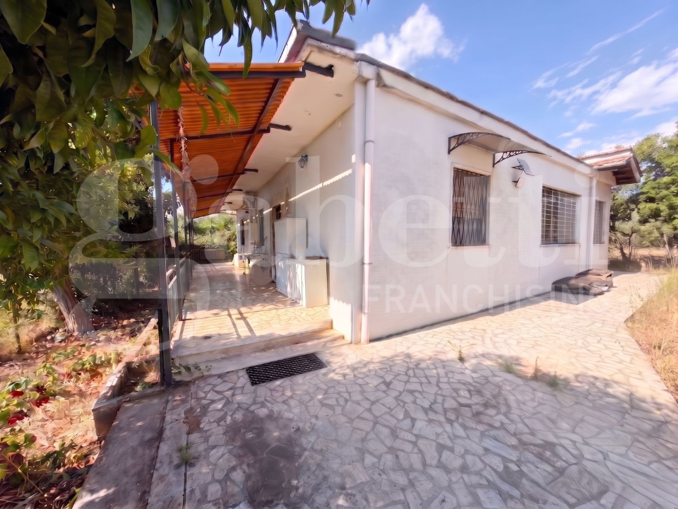 Villa - Image 1