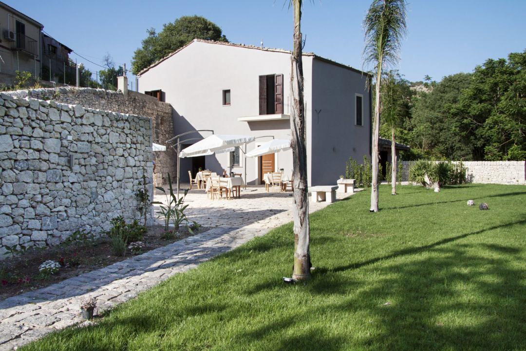 Villa - Image 3