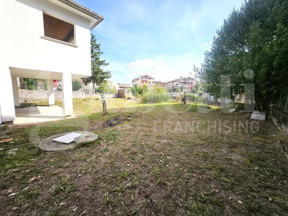 Villa - Image 4