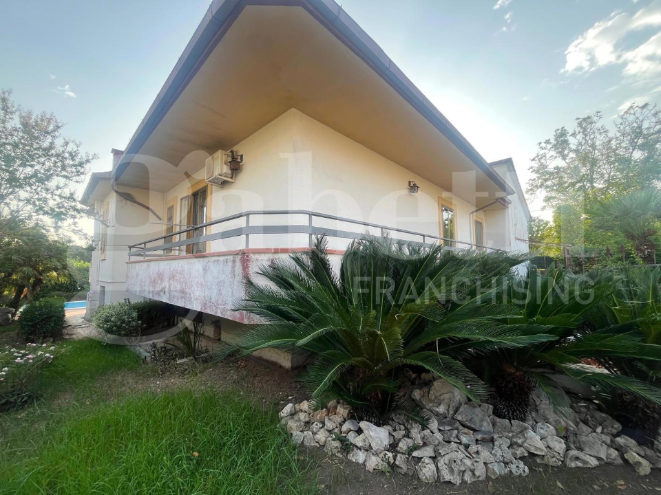 Villa - Image 11