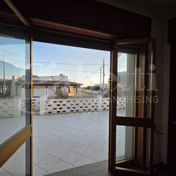 Villa - Image 3