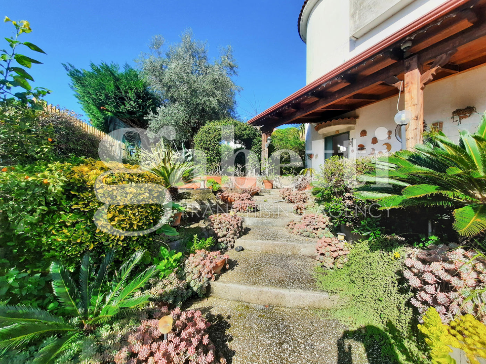 Villa - Image 2
