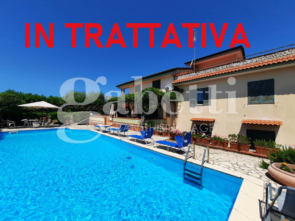 Villa - Image 1