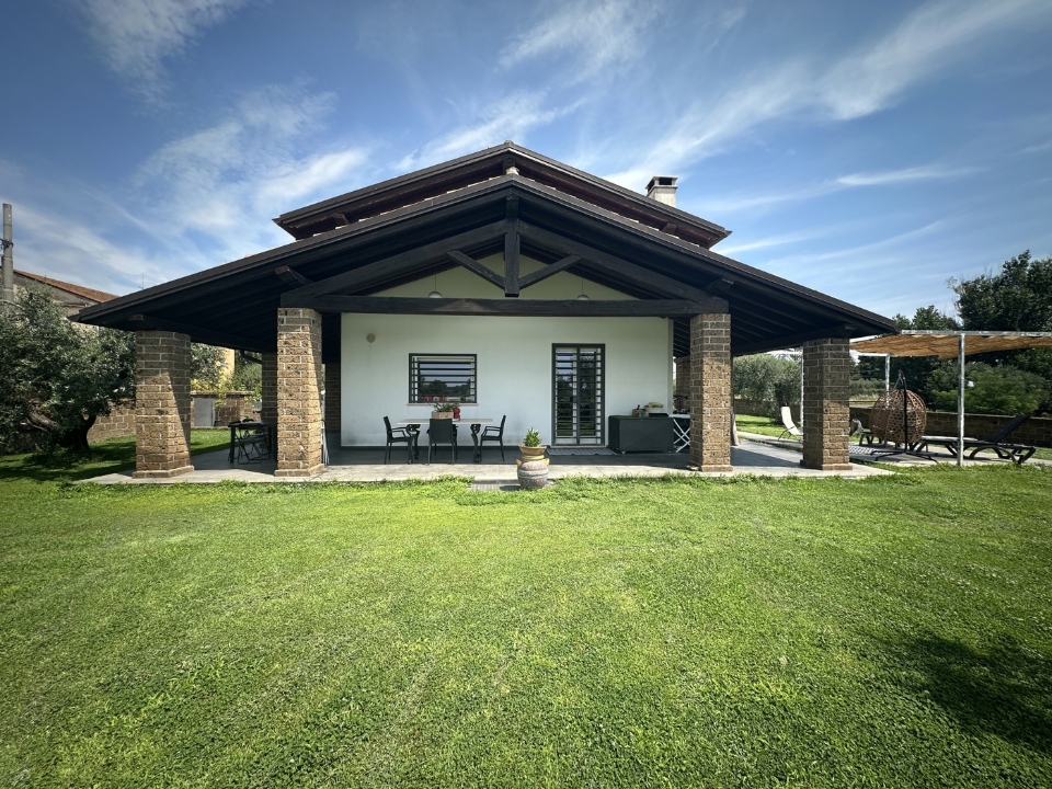 Villa - Image 2
