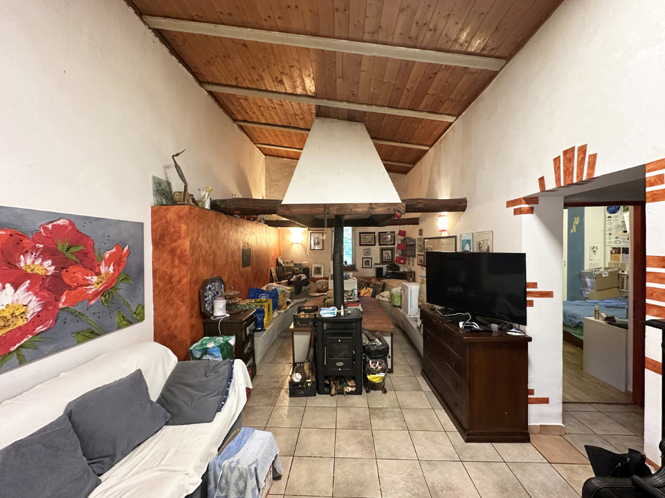 Villa - Image 1