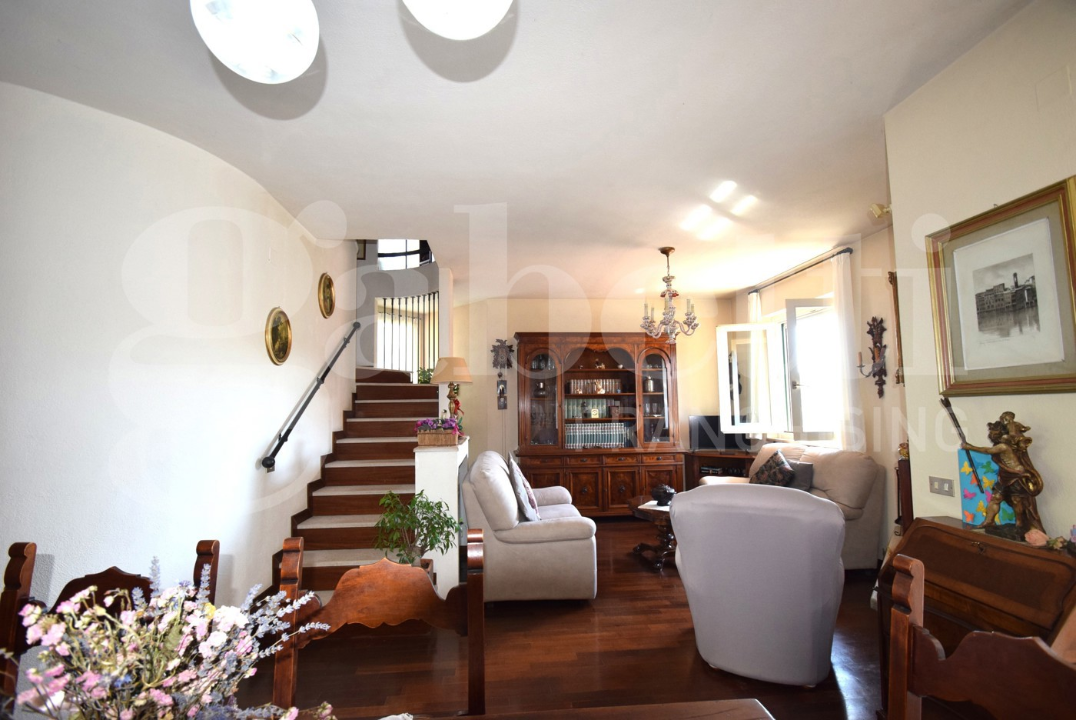 Villa - Image 3