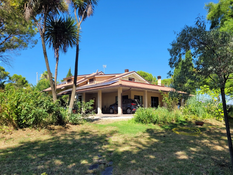Villa - Image 1