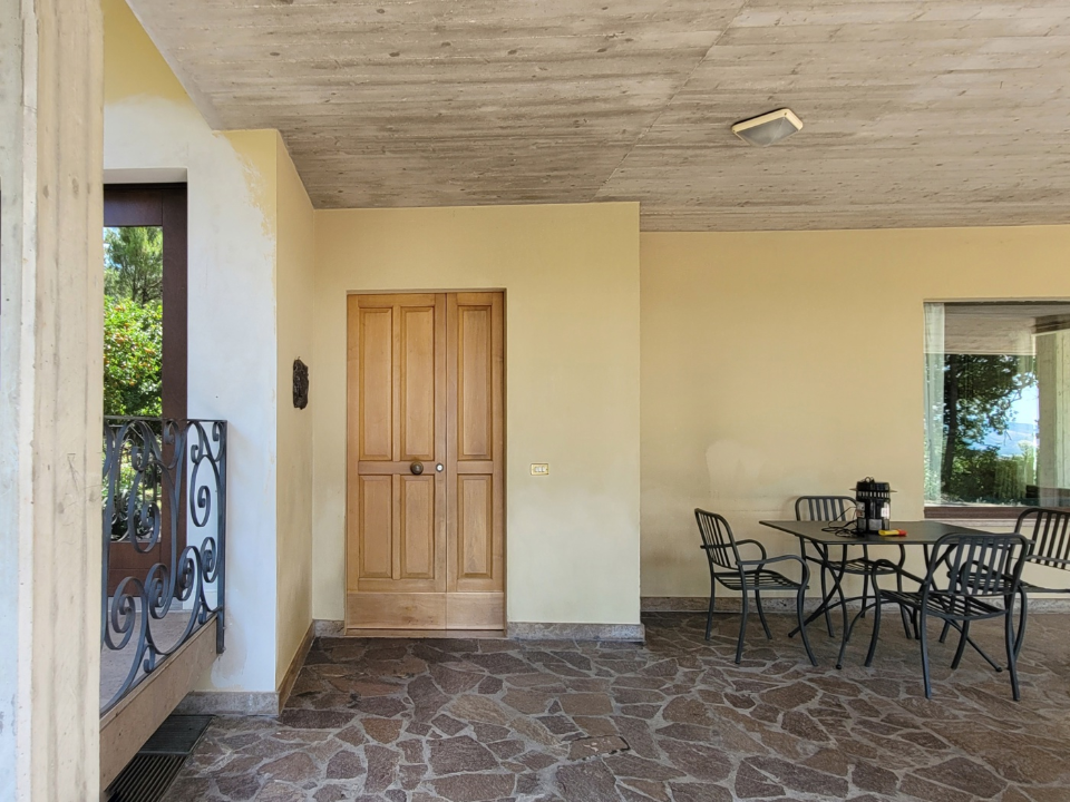 Villa - Image 2