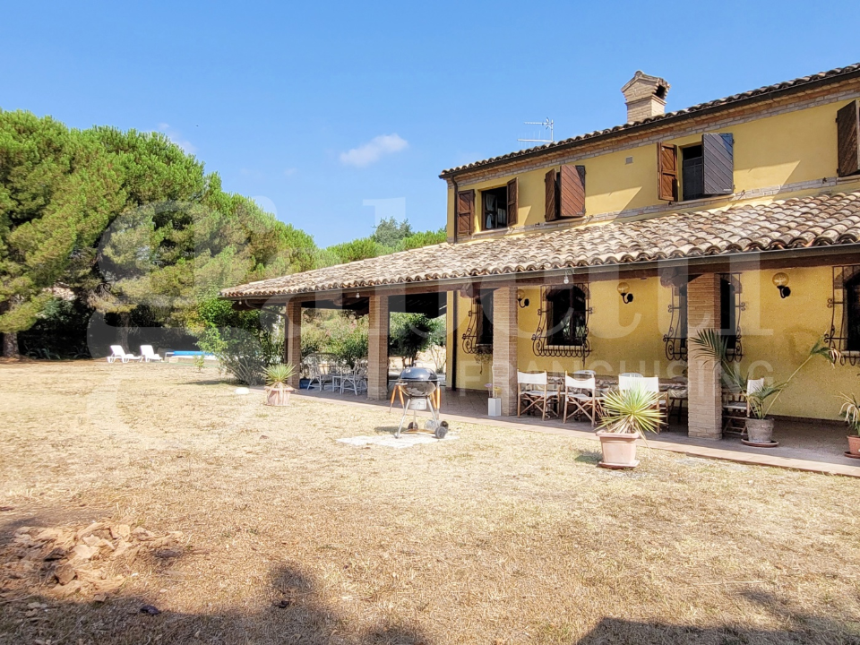 Villa - Image 2