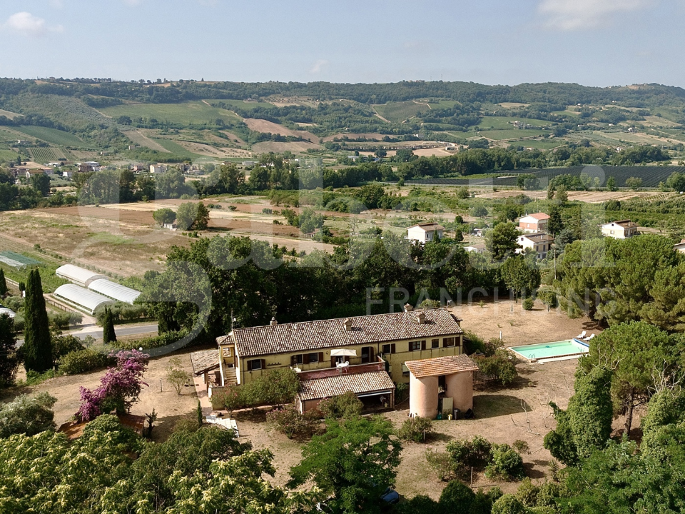 Villa - Image 1
