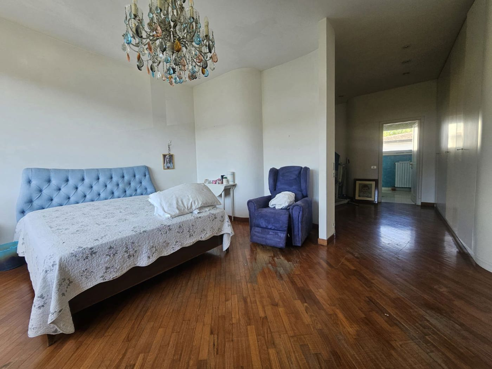 Villa - Image 8