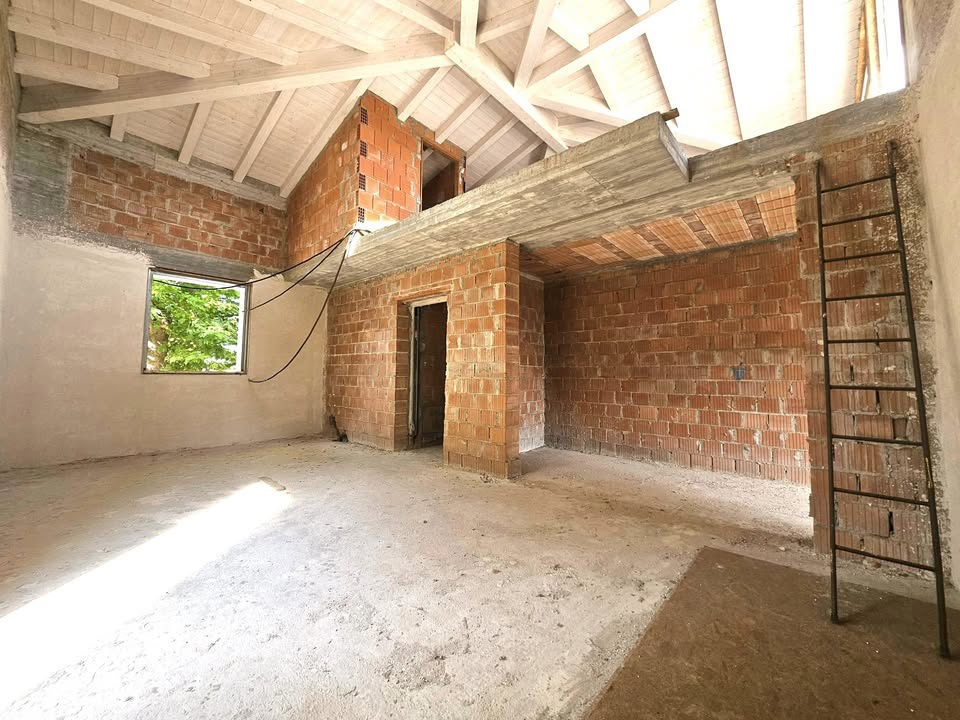 Villa - Image 4