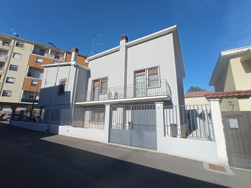 Villa - Image 2