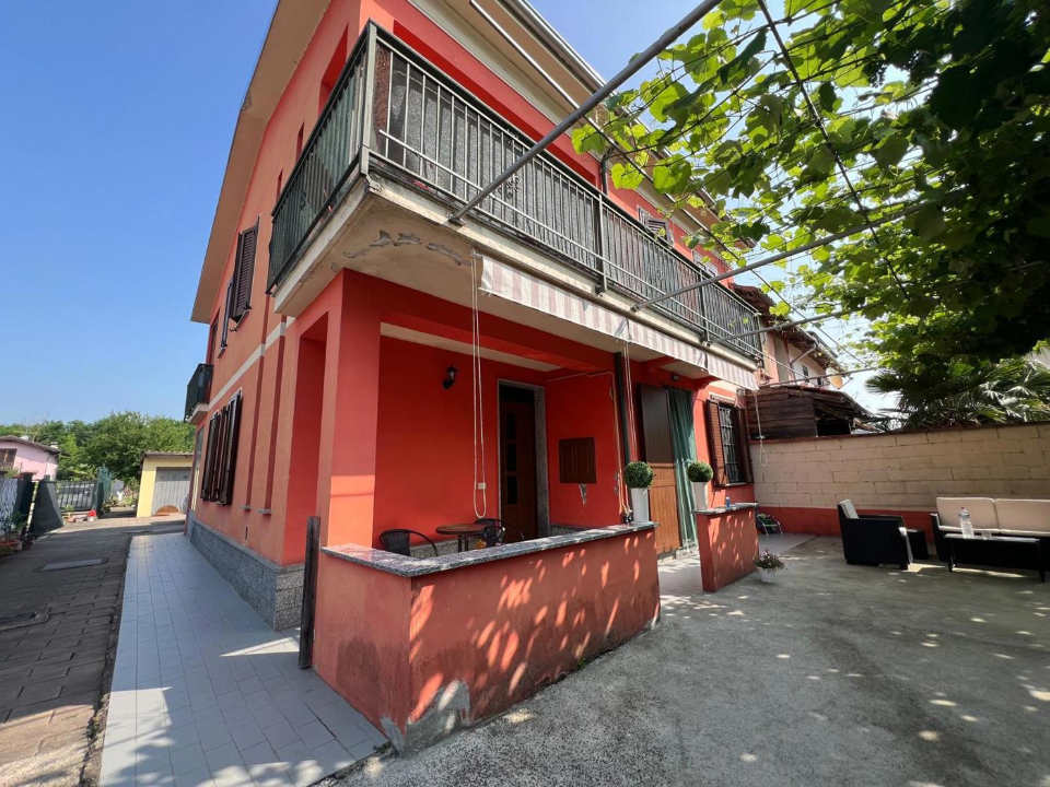 Villa - Image 2