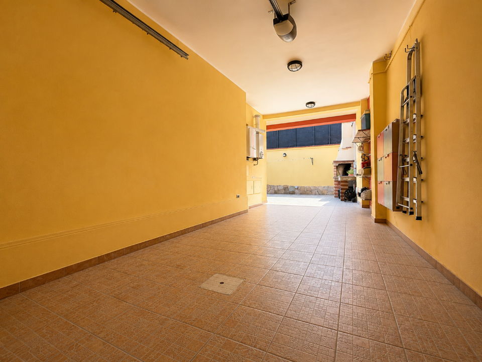 Villa - Image 4