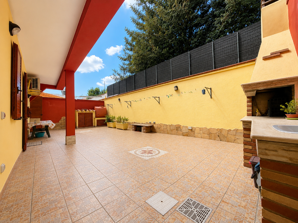 Villa - Image 2