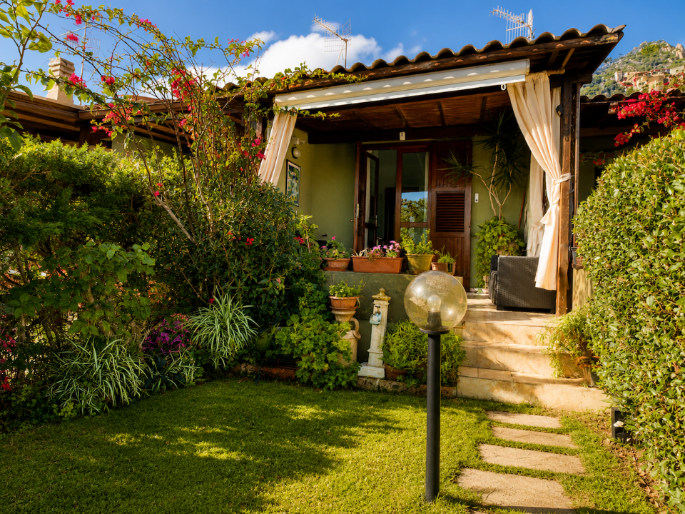 Villa - Image 2