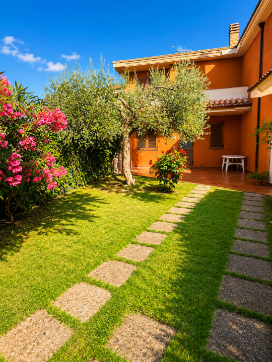 Villa - Image 2