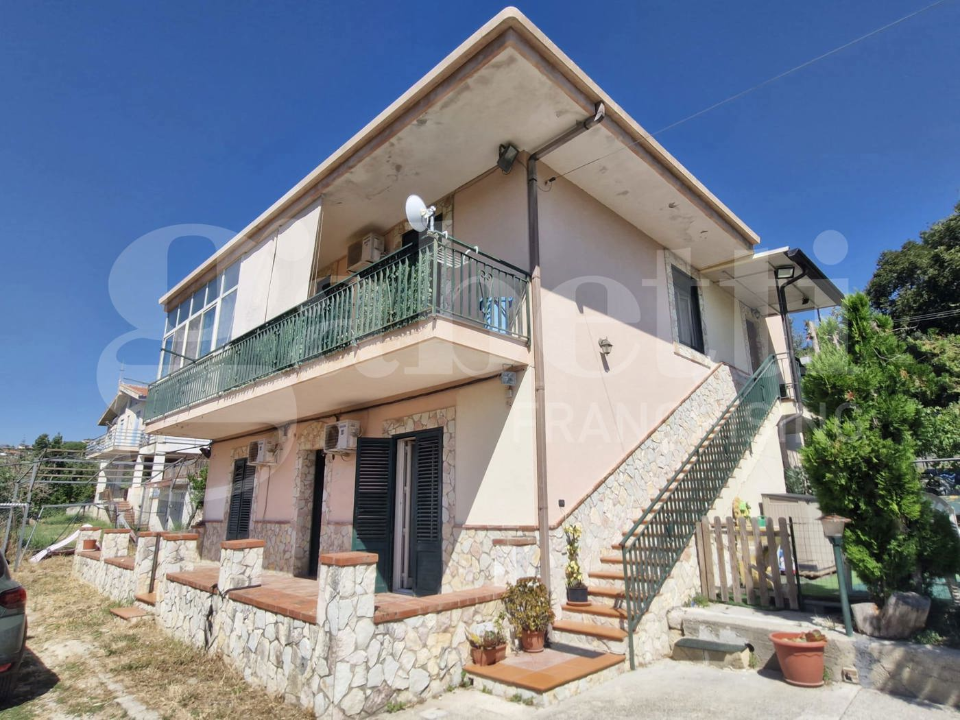 Villa - Image 2