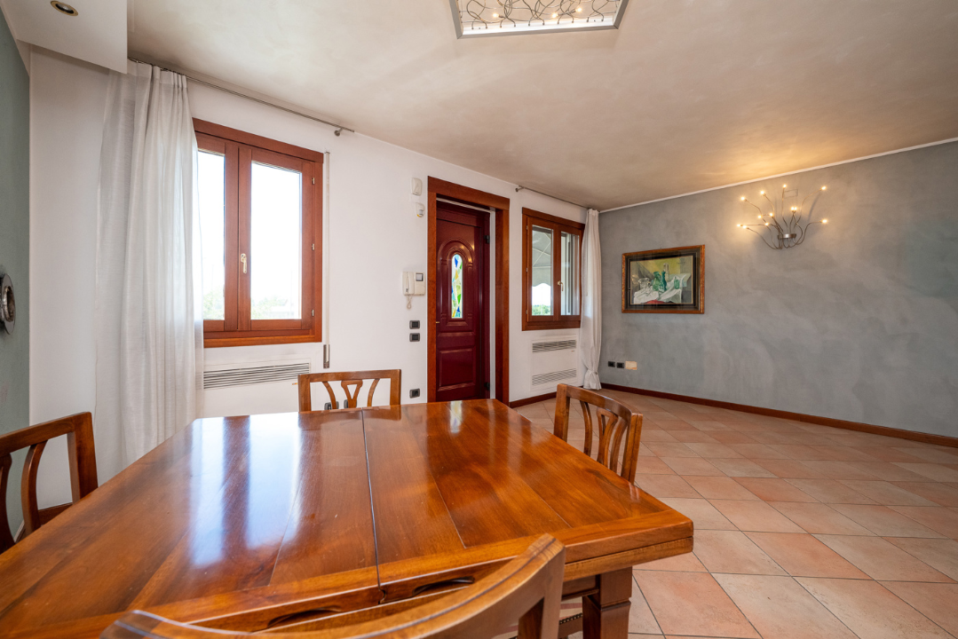 Villa - Image 11