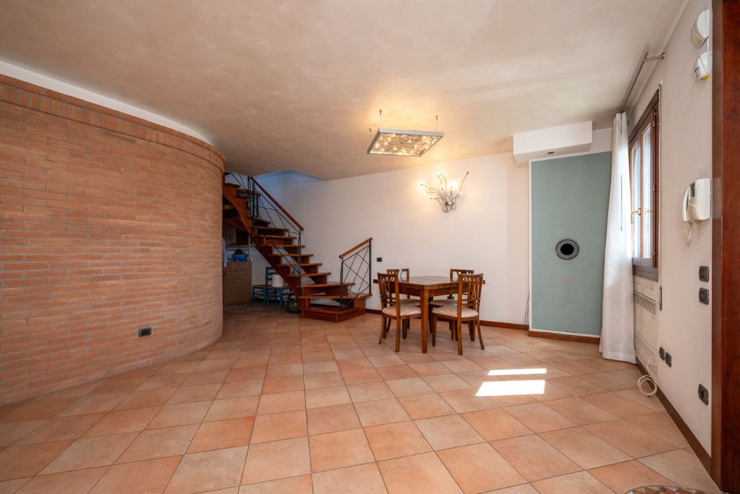 Villa - Image 2