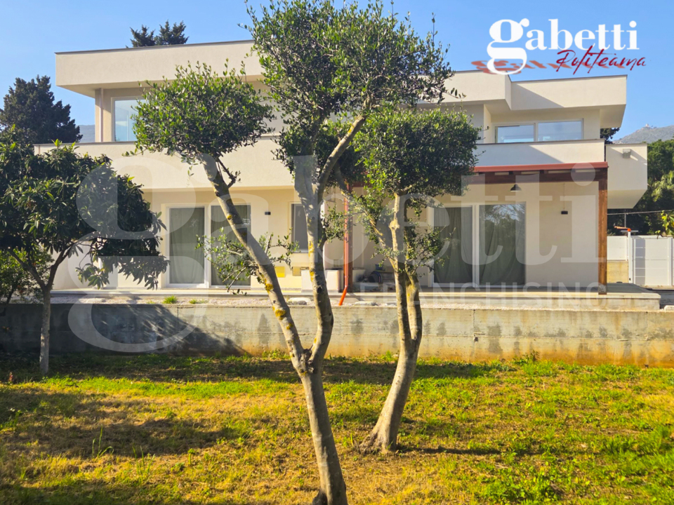 Villa - Image 1