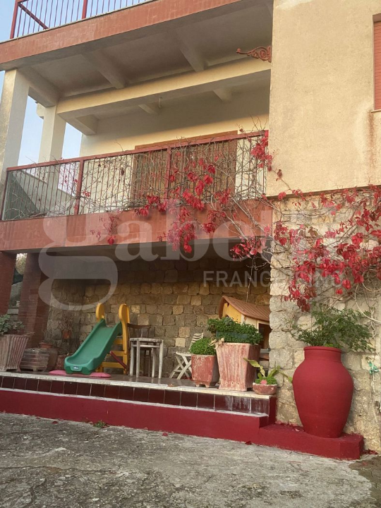 Villa - Image 1