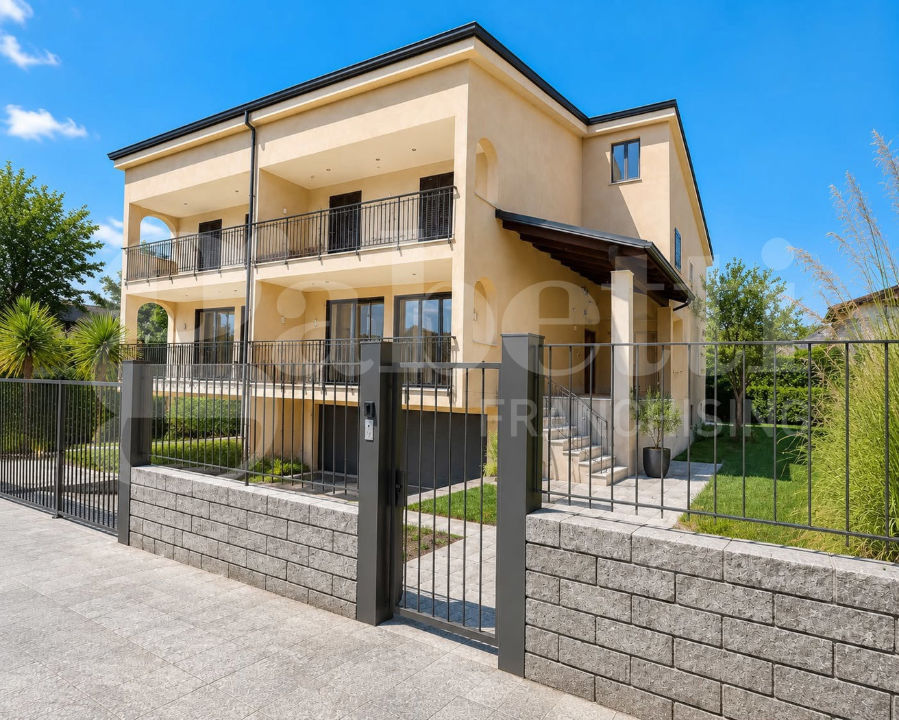 Villa - Image 1