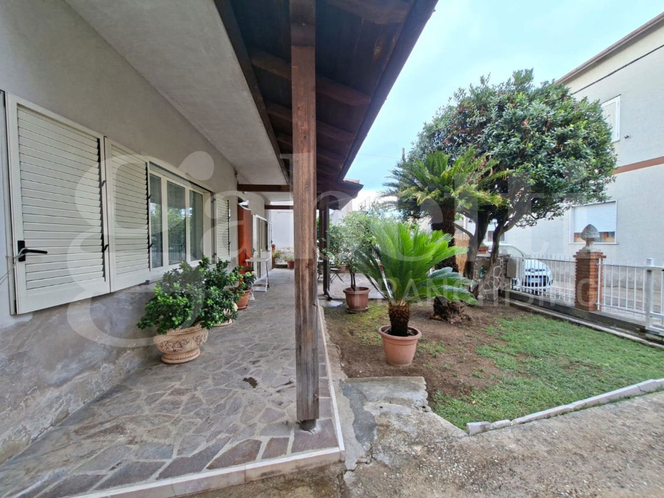 Villa - Image 4