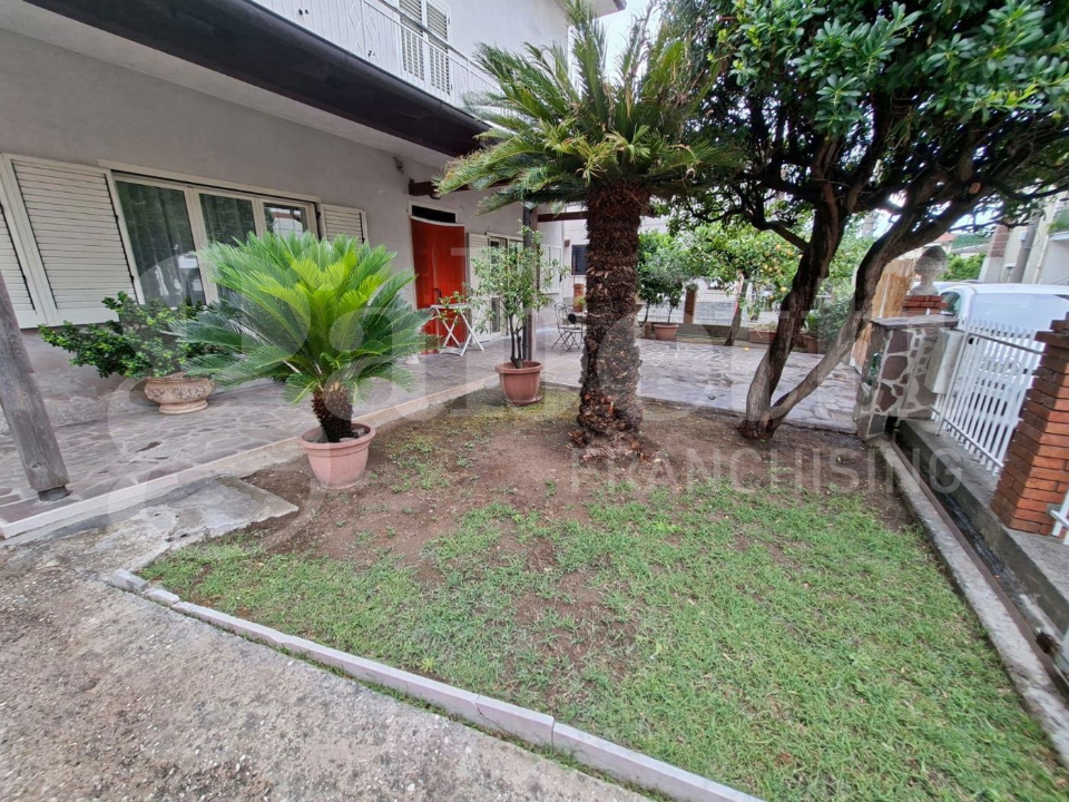 Villa - Image 3