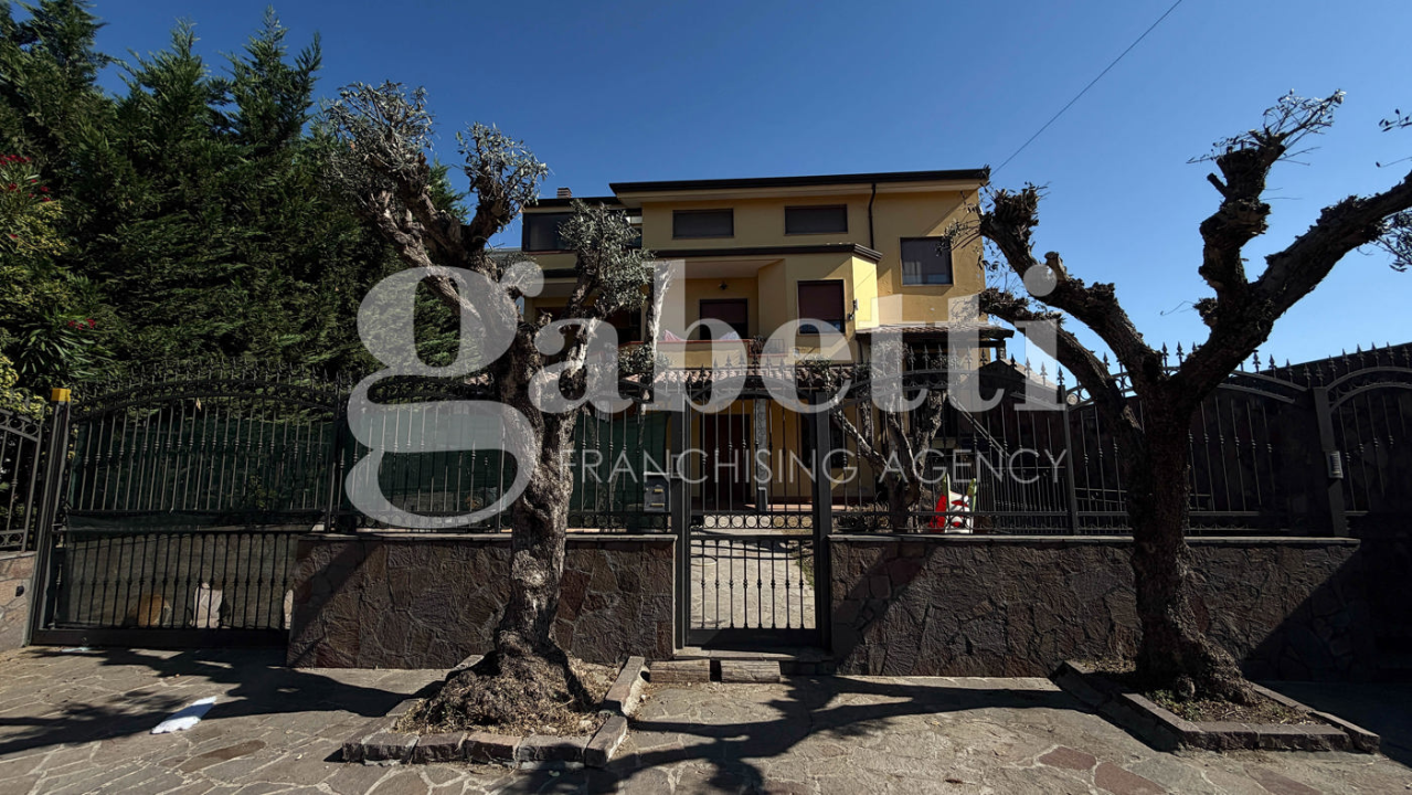 Villa - Image 1