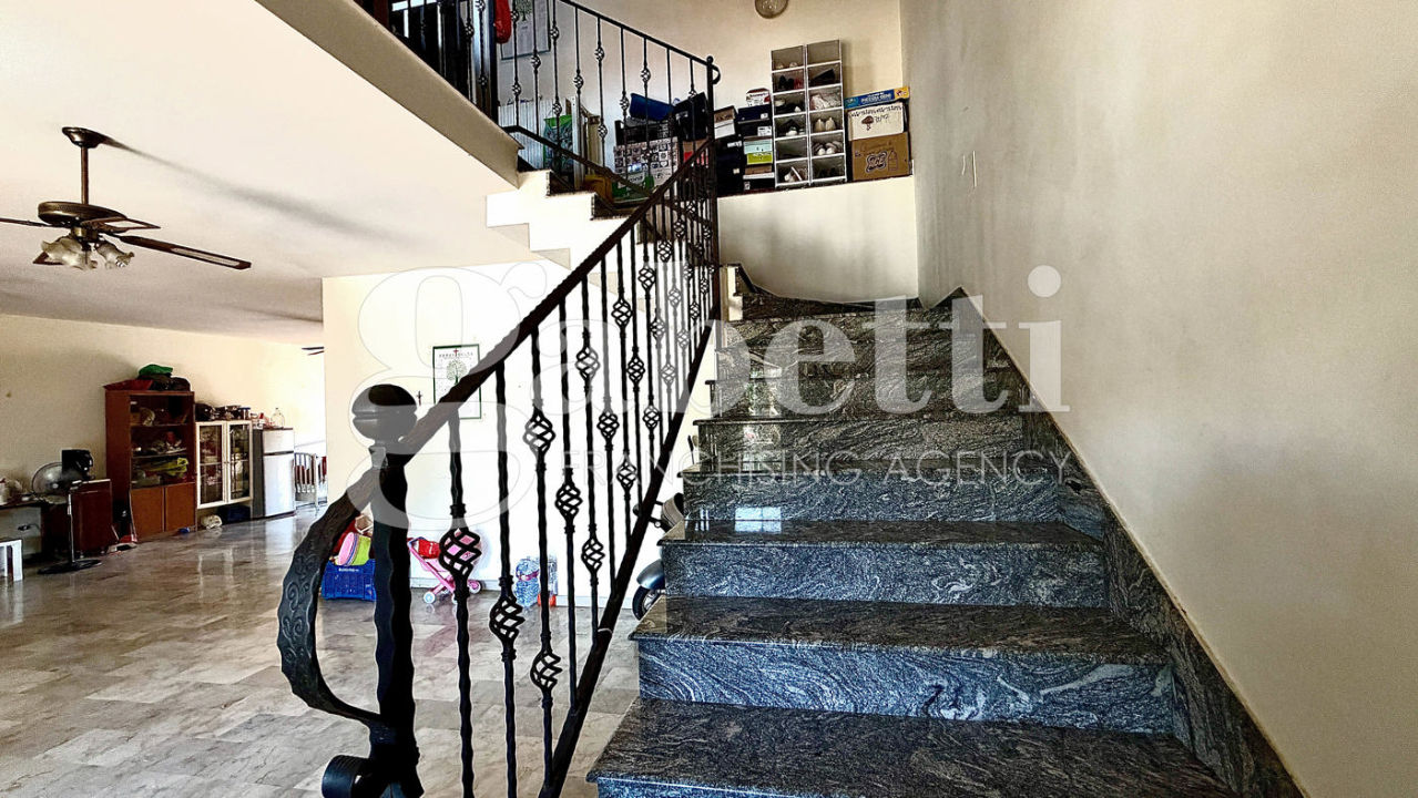 Villa - Image 10