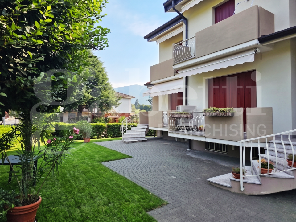 Villa - Image 1