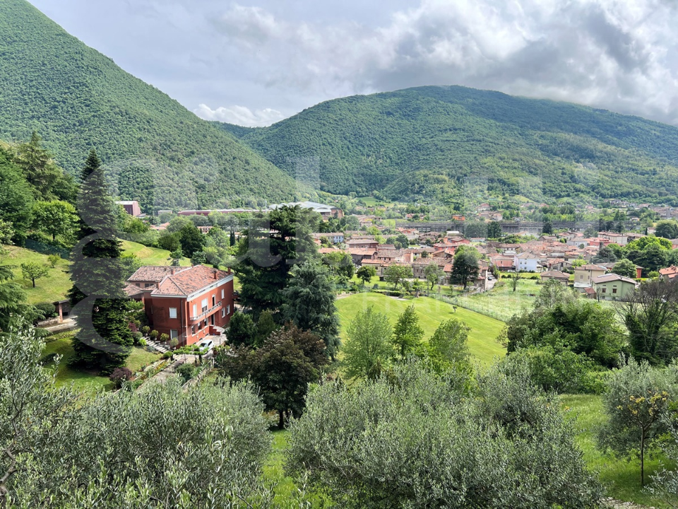 Villa - Image 1