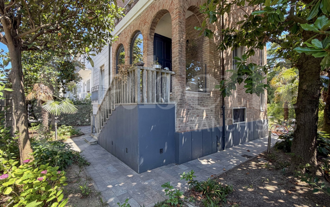 Villa - Image 4
