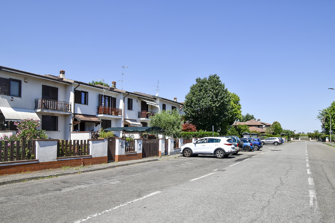 Villa - Image 1