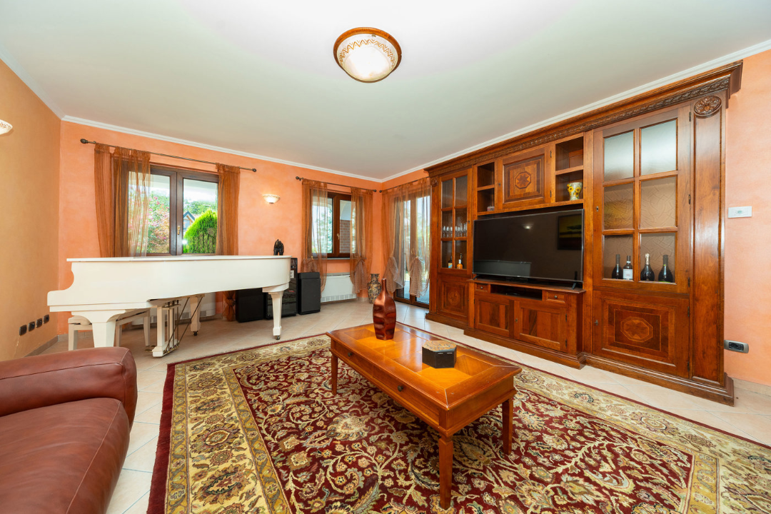 Villa - Image 8