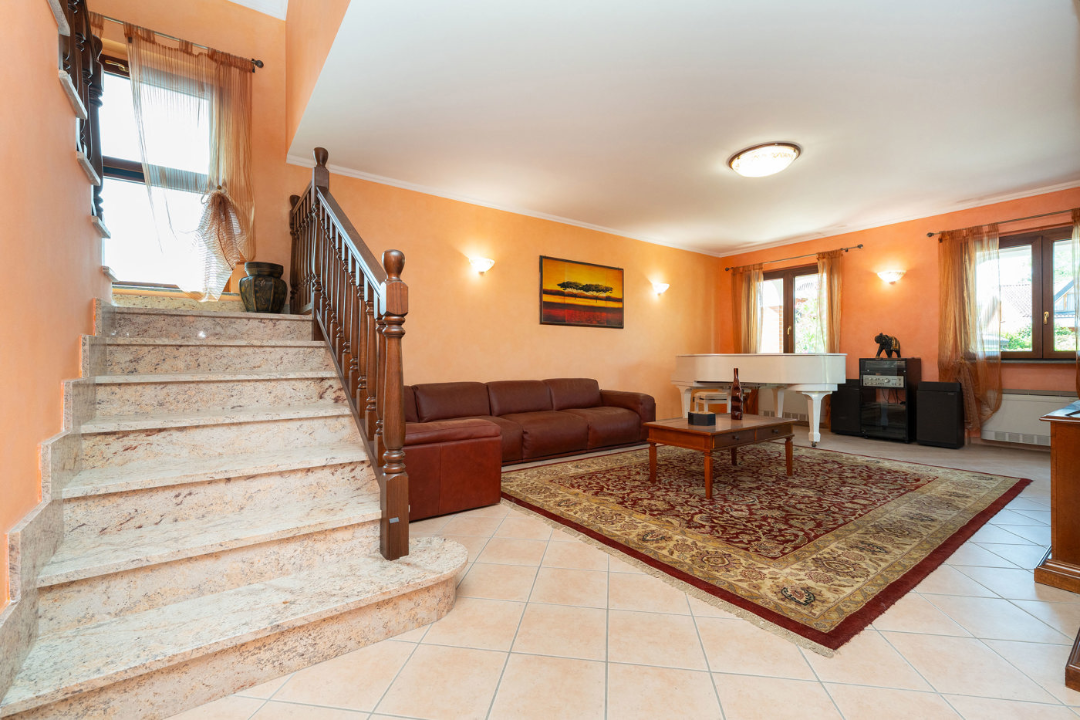 Villa - Image 4