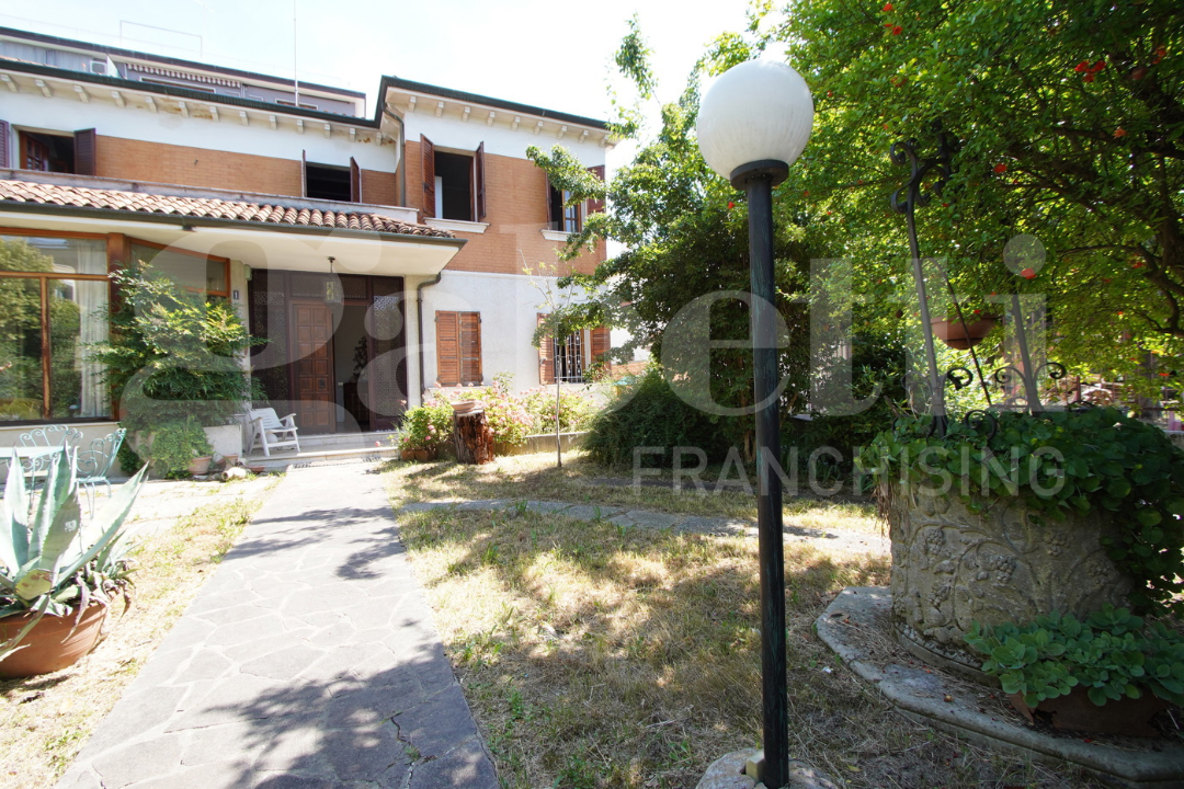 Villa - Image 11