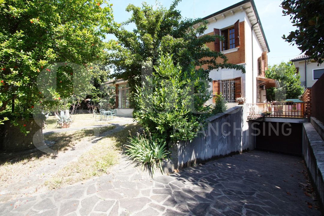 Villa - Image 6