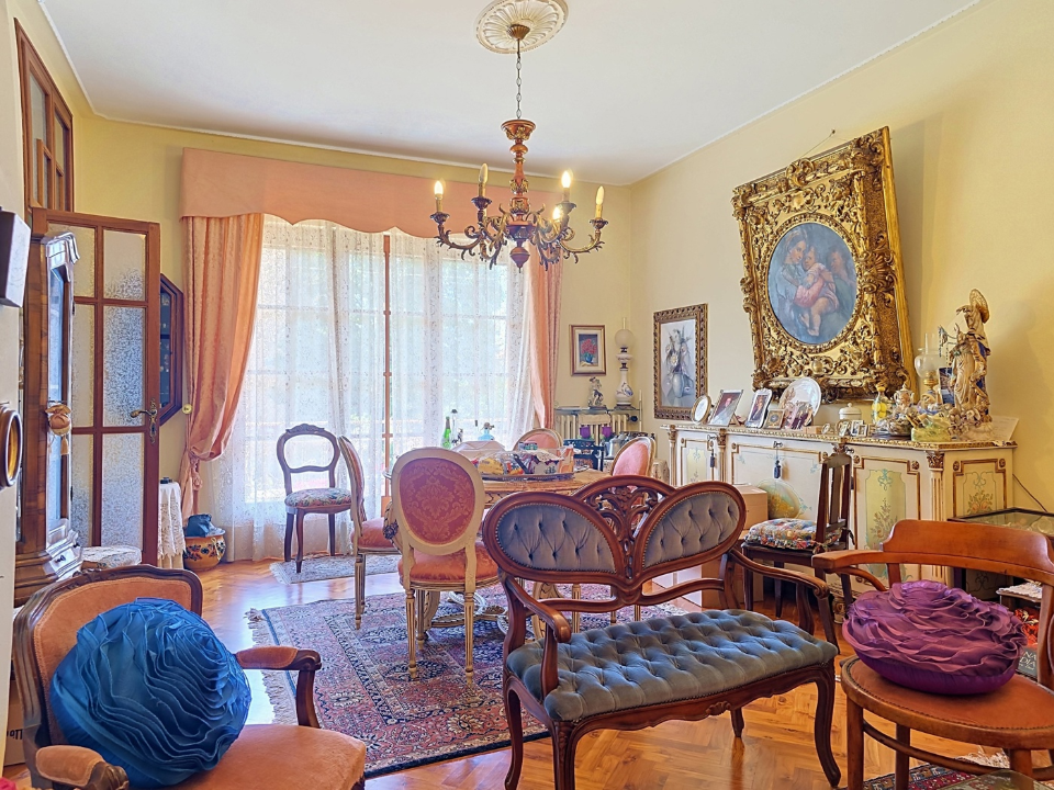 Villa - Image 1