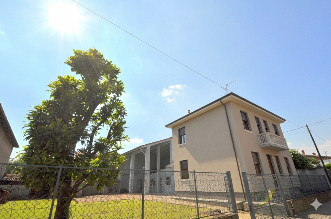 Villa - Image 1